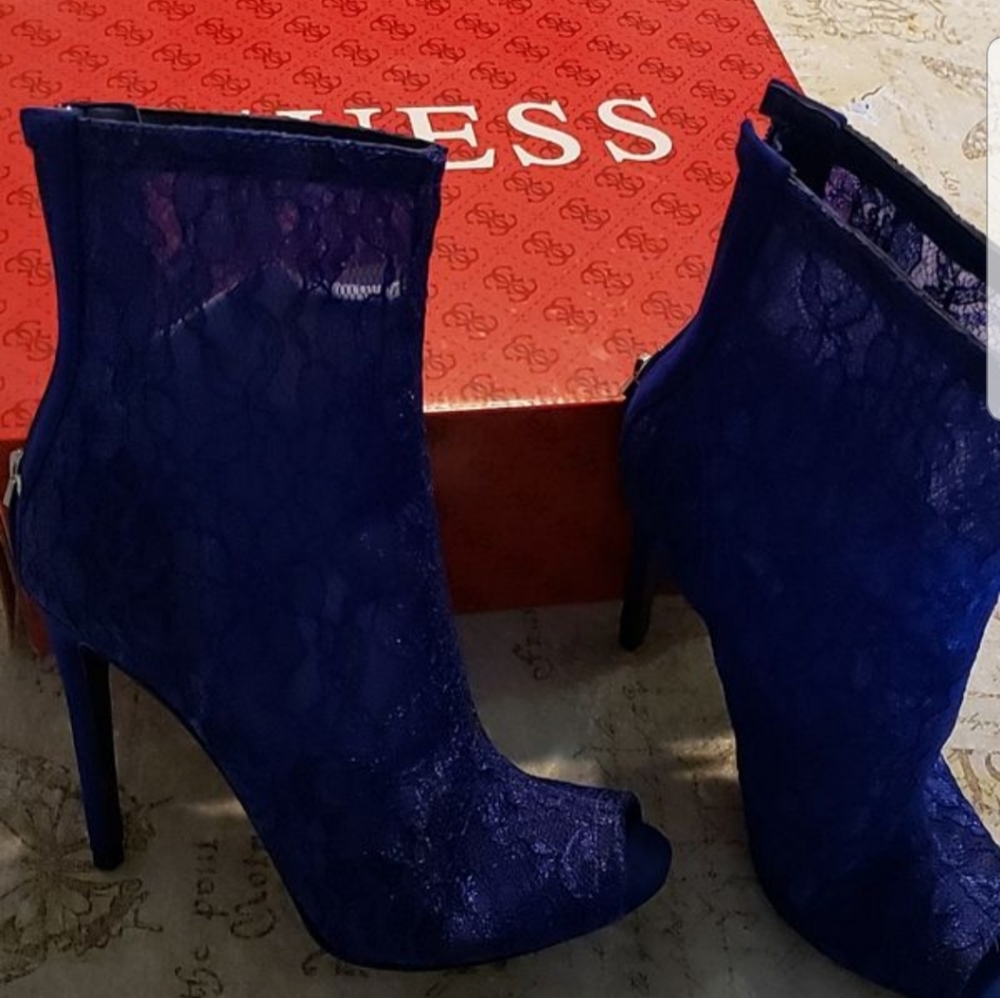 GUESS women booties